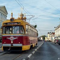 Ретро-трамвай на улице Рождественской в Нижнем Новгороде