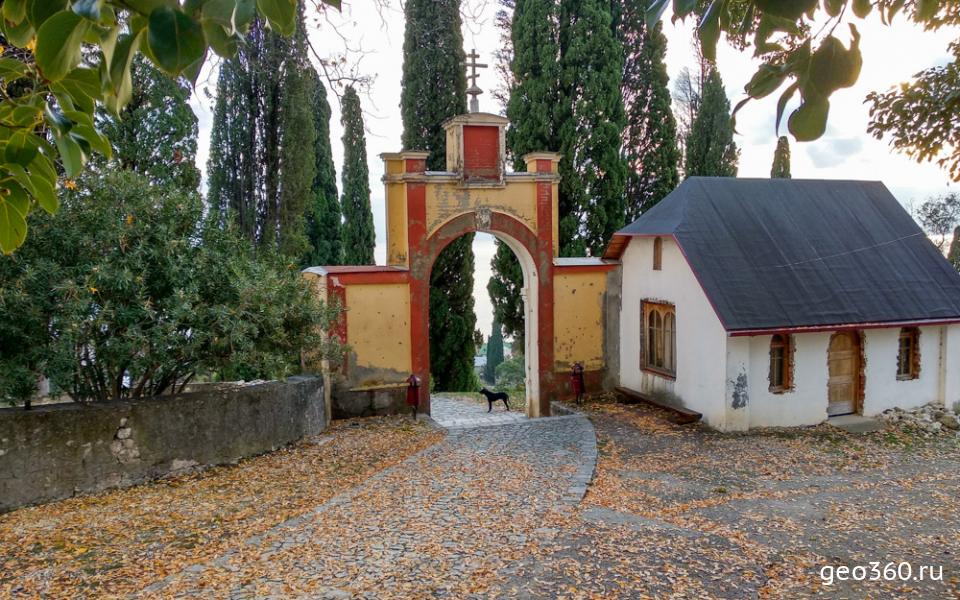 Ворота Новоафонского монастыря
